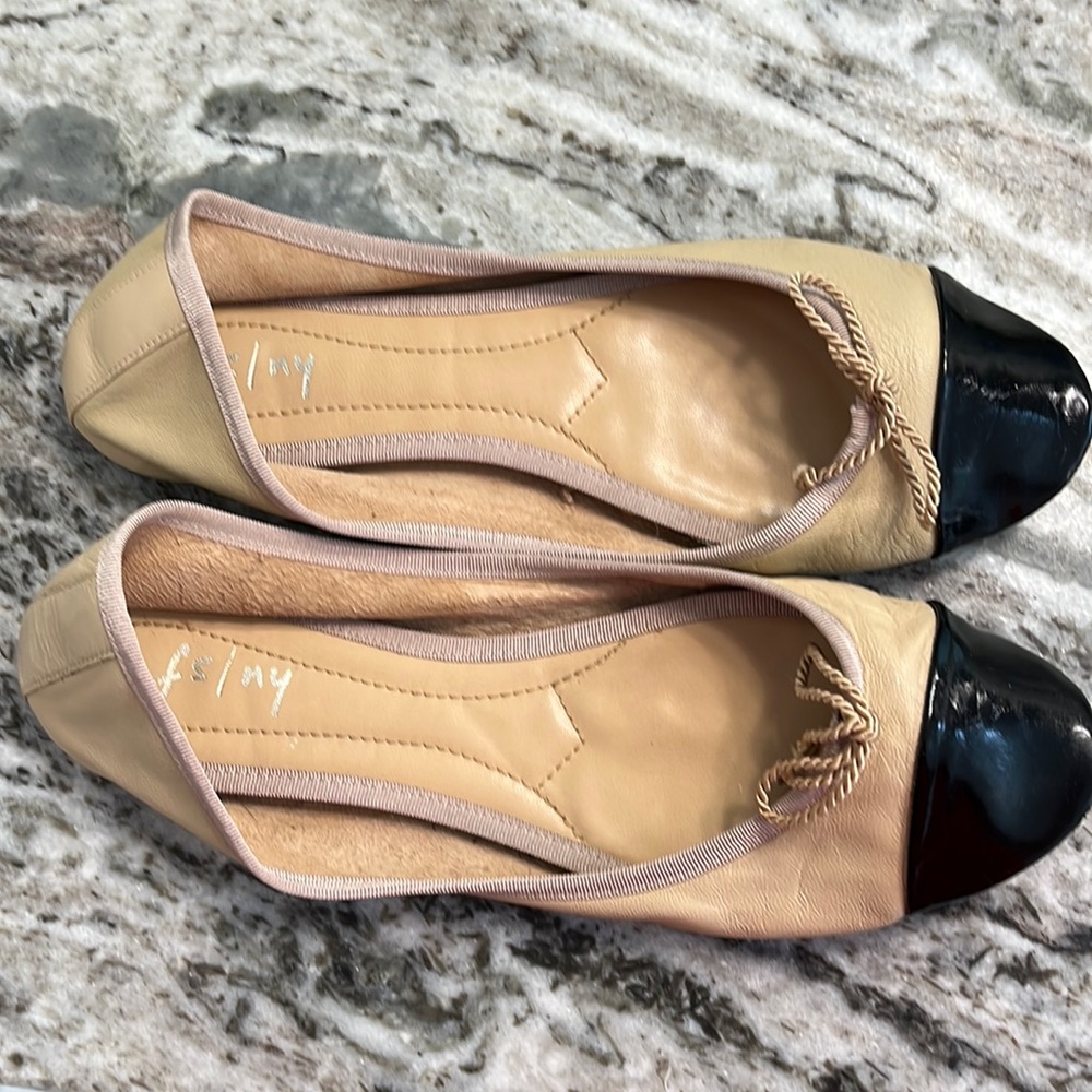 FS/NY tan leather ballet flats with black patent leather accent. 8B worn twice.